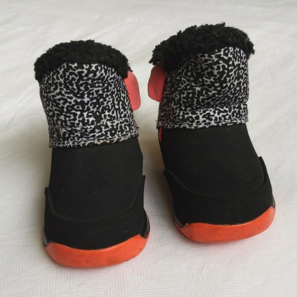 nike chukka moc warm lined unisex booties toddler size 6 CW - Picture 3 of 11